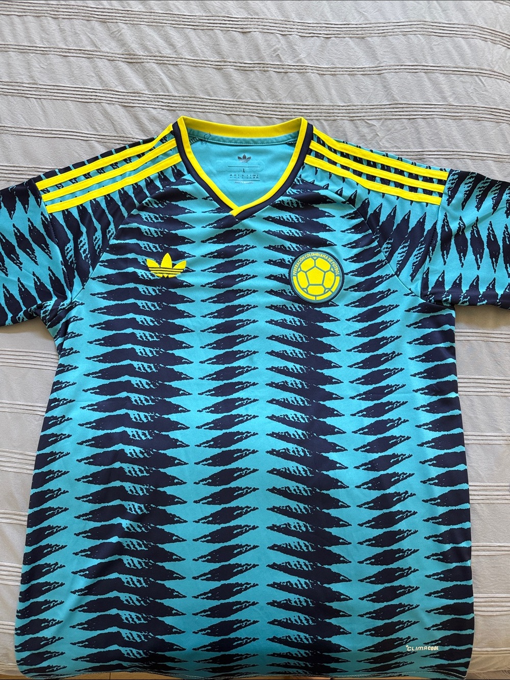 adidas men’s Blue & Yellow Graphic Soccer Jersey